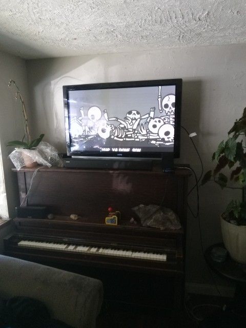 42 Inches Vizio TV/ Roku Stick