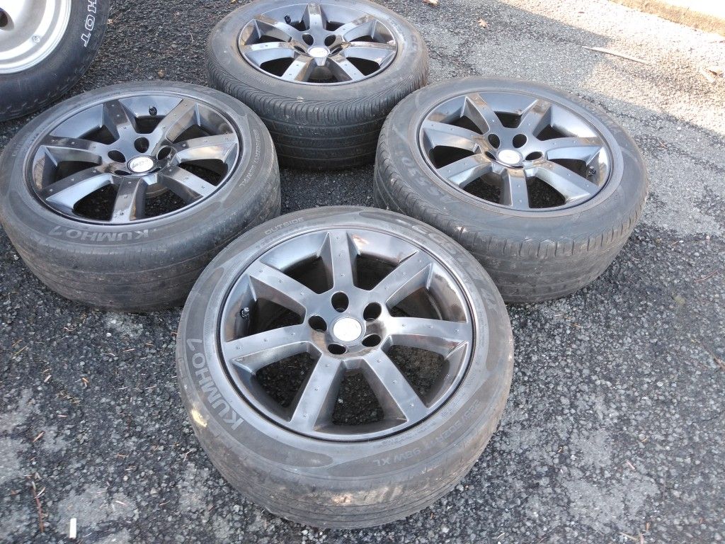 18x8 Nissan 350z. 5x114 hondas acuras fords Toyotas Infinity