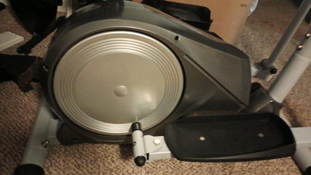 Elliptical - Sunny Health & Fitness Magnetic