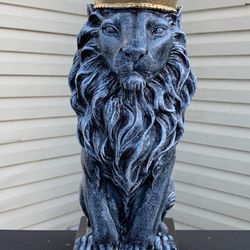 Gold crown lion statue