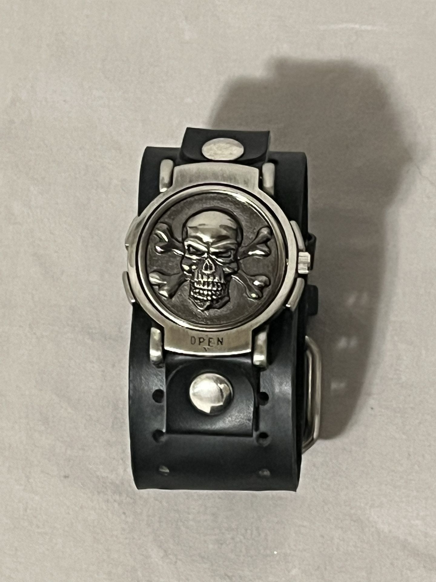 Great Northwest Skull Flip Watch Silver Tone