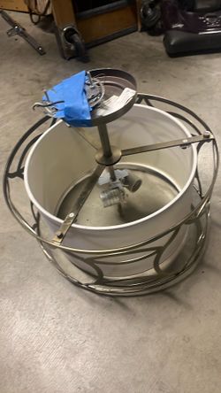 Ceiling light fixture