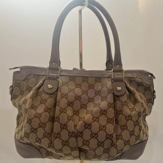 GUCCI GUCCI GUCCI