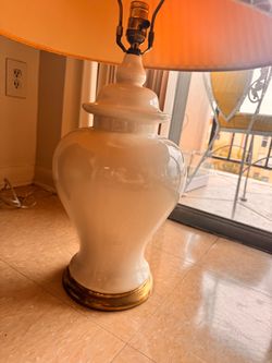 White Ceramic Ginger Jar Table Lamp