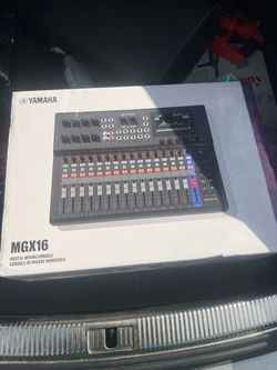 Yamaha MGX16 22-channel digital mixing console