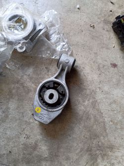 Motor mount Nissan maxima 2019