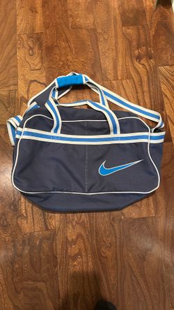 VINTAGE Nike Swoosh Duffle Bag