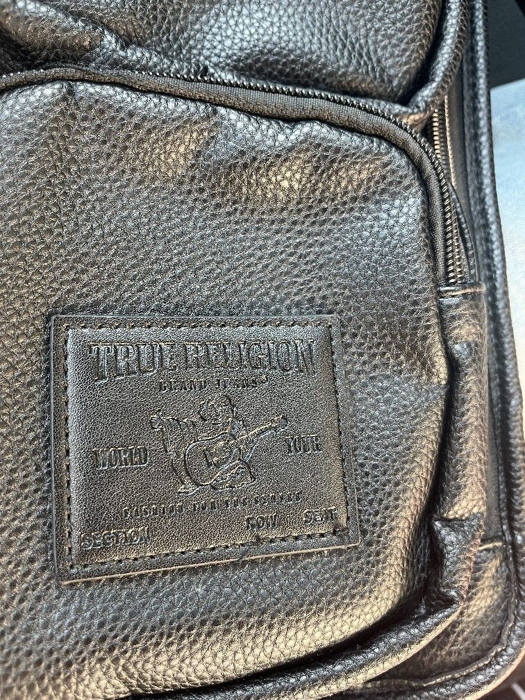 TRUE RELIGION REAL LEATHER MENS PHANNYPACK