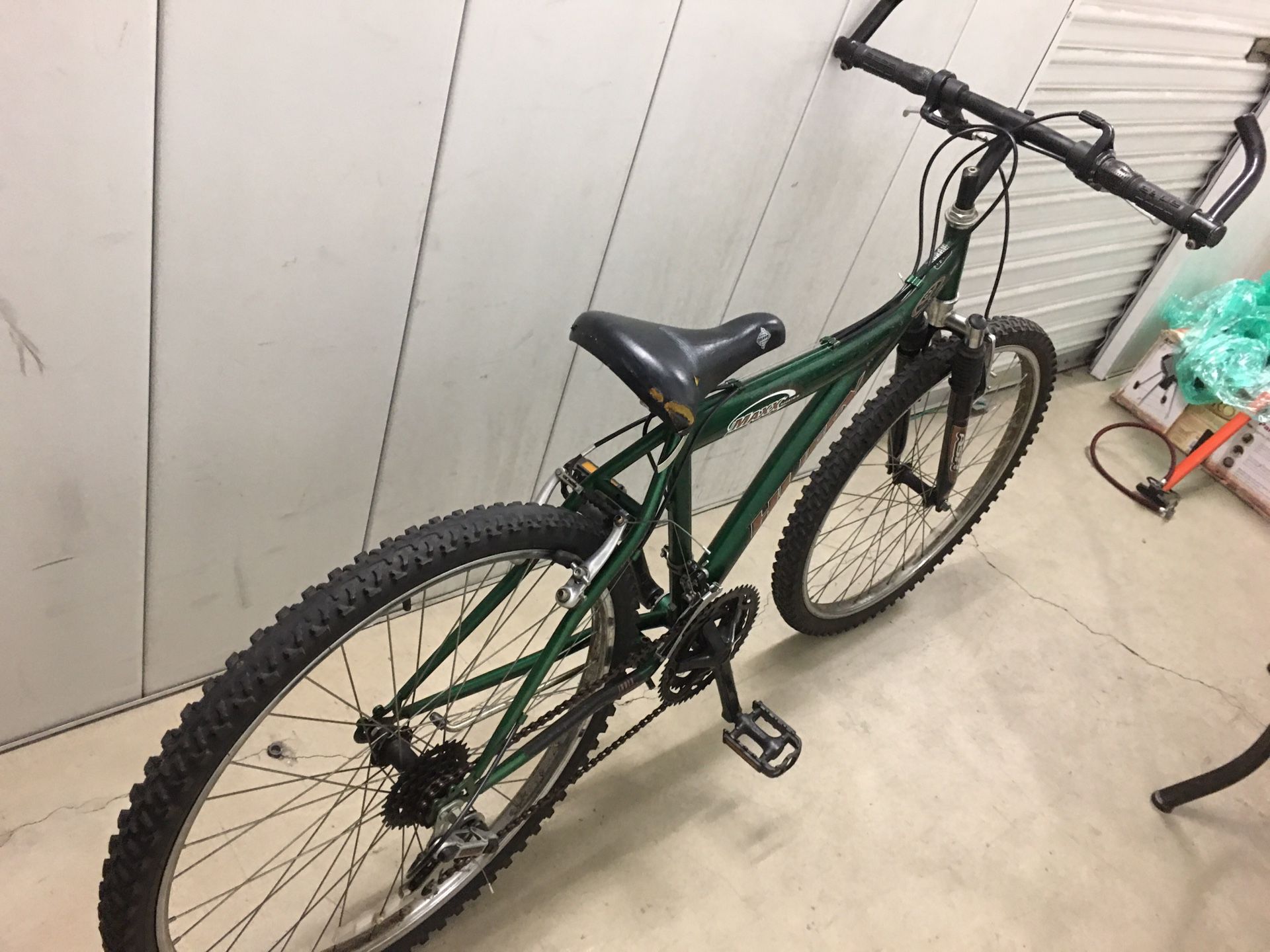 Huffy Maxx Mountain Bike: 18 Speed