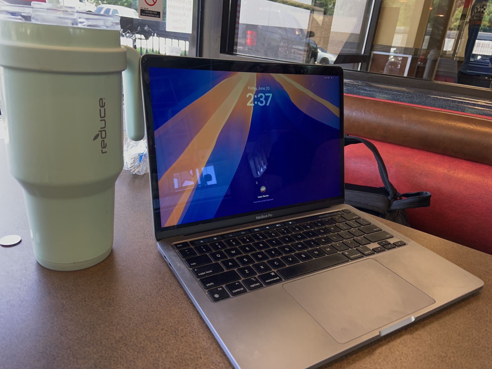 2020 M1 MacBook Pro 13.3 1TB SSD 16 GB of RAM
