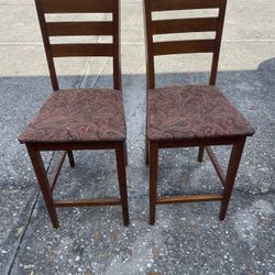 ***REDUCED*** SOLID WOOD SET OF 2 BAR STOOLS ***