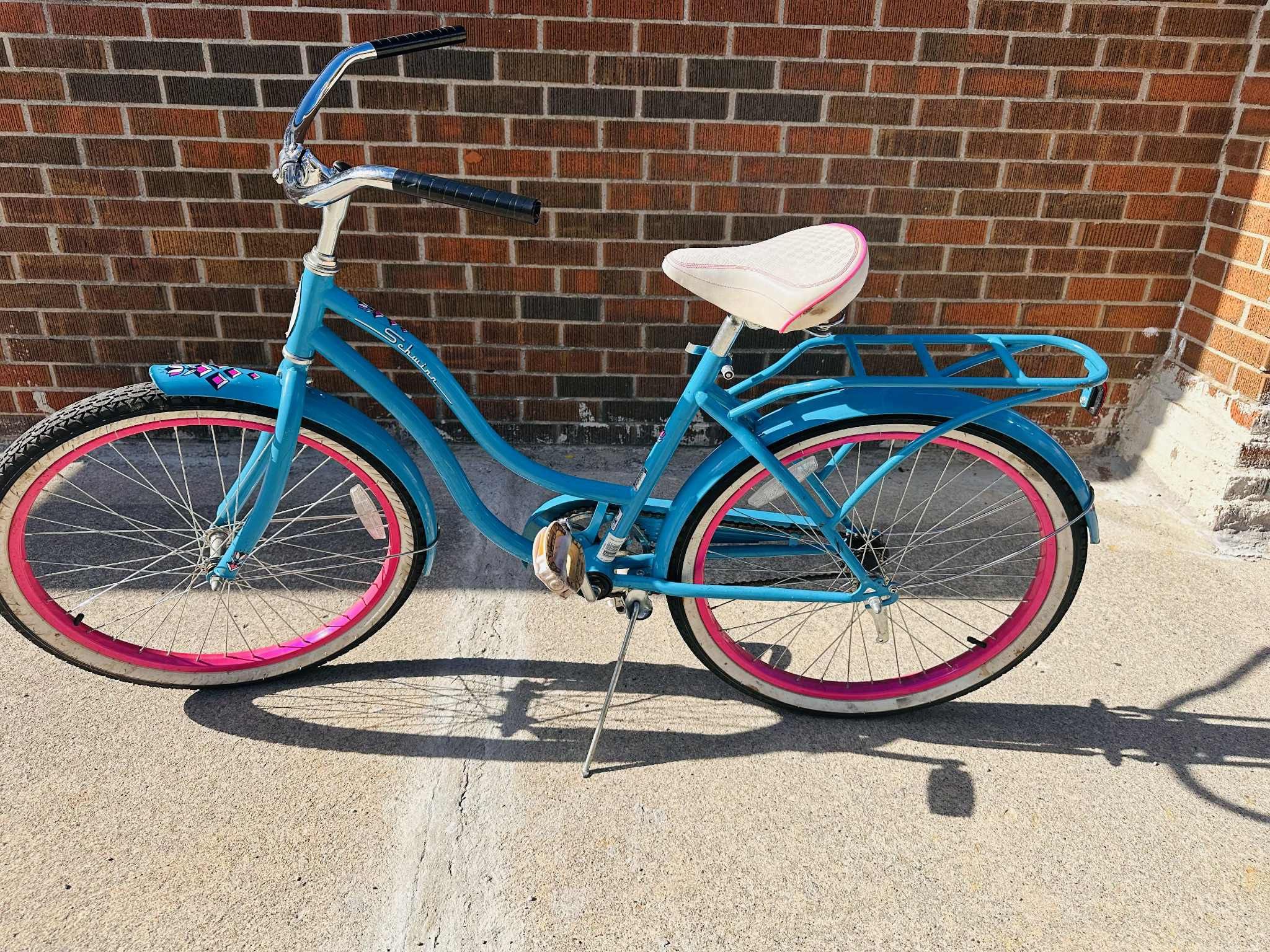 Beautiful Schwann Cruiser 24" Wheel Bike,  For girl or woman