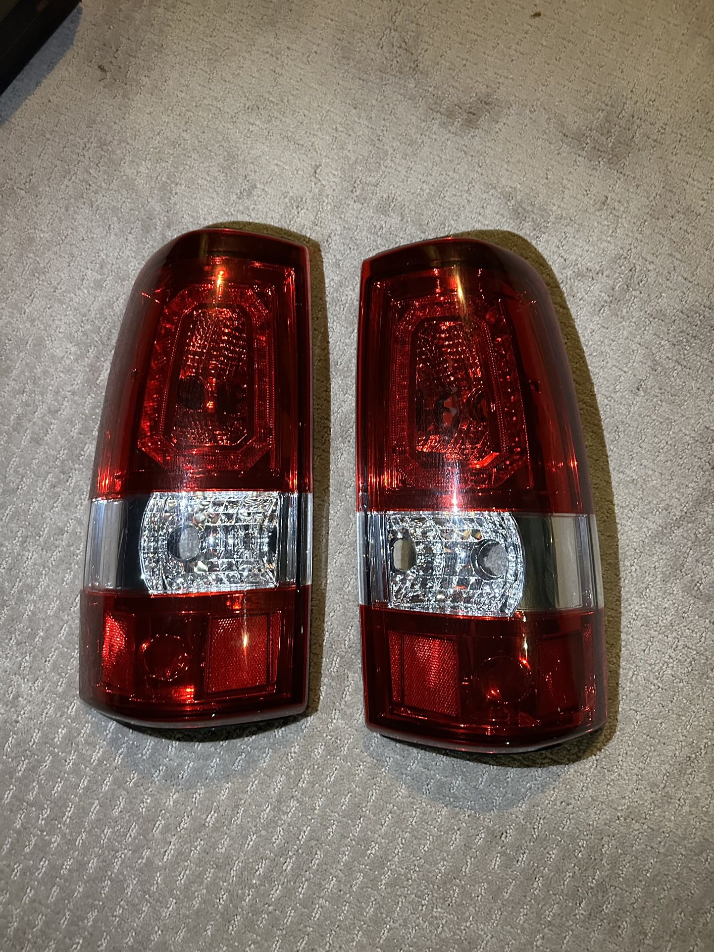 03-06 Chevy Silverado Red LED Taillights/ Luces Traseras Faros 
