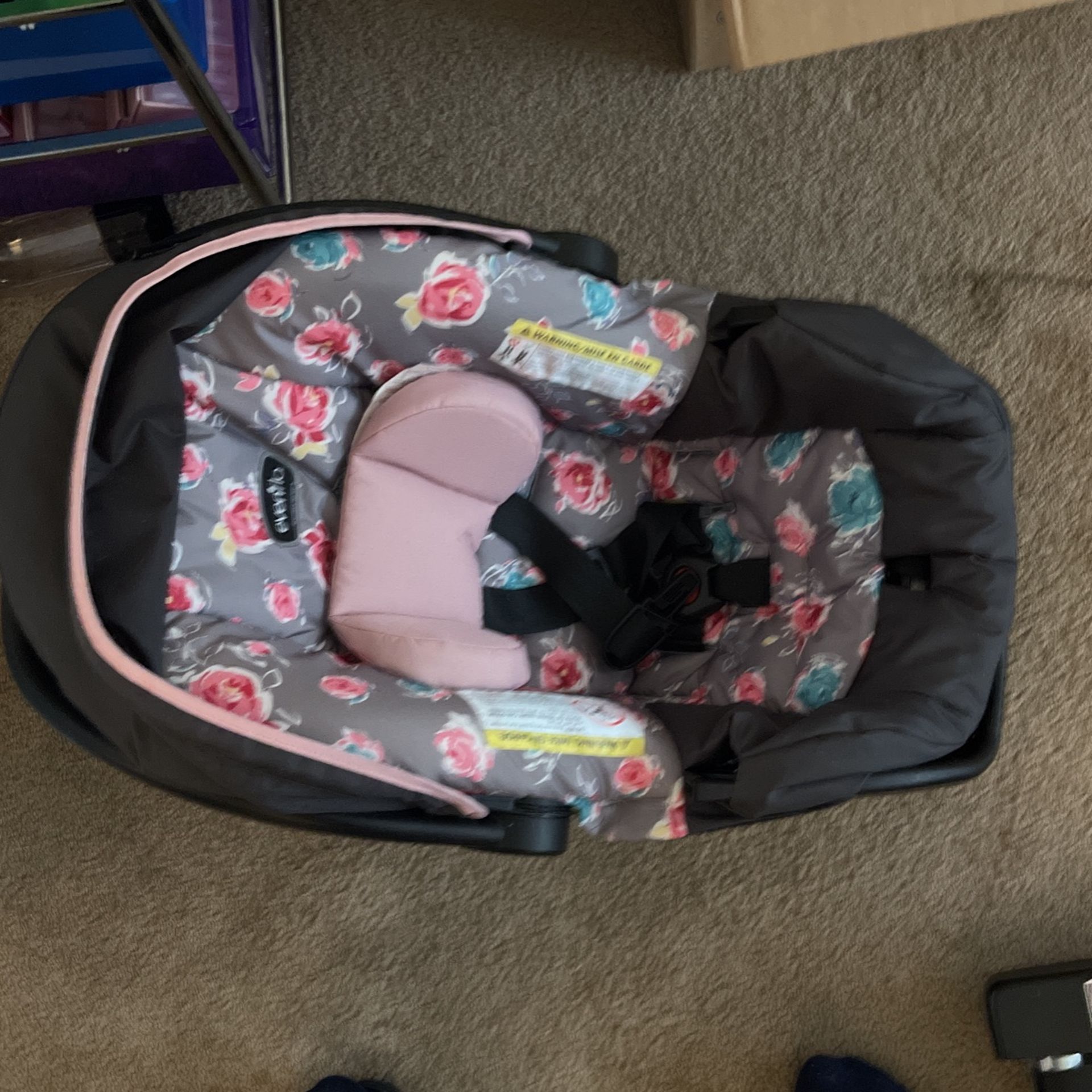 Brand New Baby Car Seat With Base  For Sell 