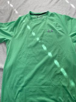 Men’s green extra large under Armour shirt