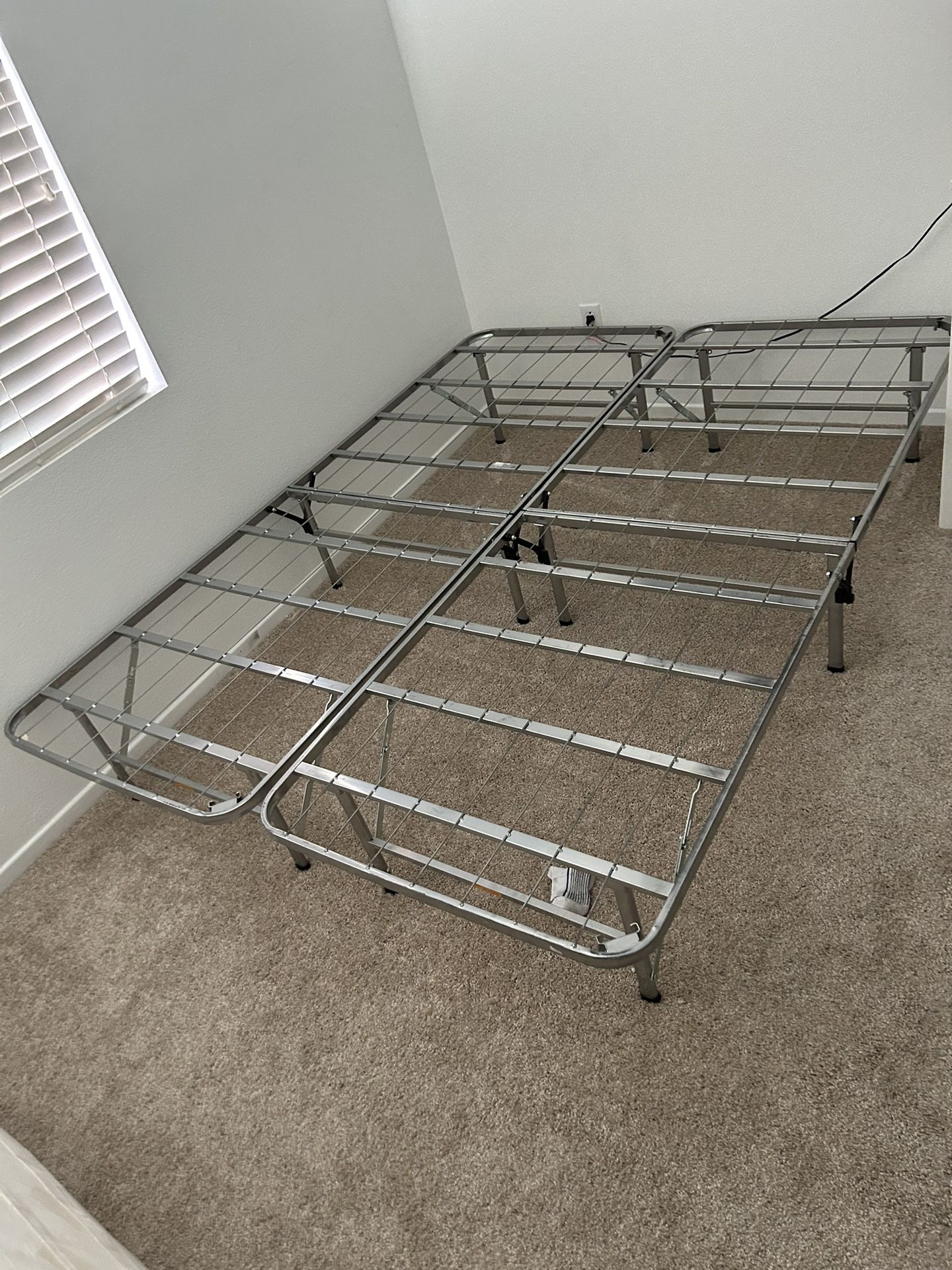 Queen Size Foldable Bed Frame