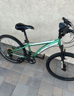 Diamondback mountain bike 24 inch