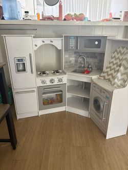 Play kitchen