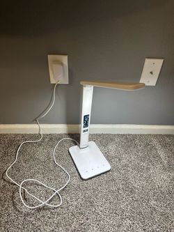 Desk lamp