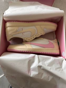 Travis Scott x Air Jordan 1 Low OG Shy Pink