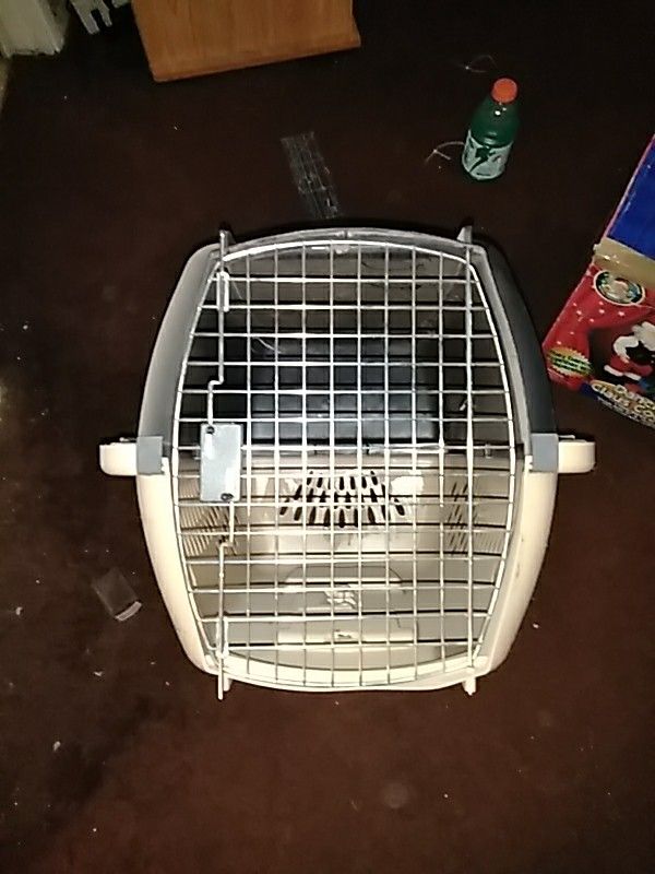 Pet kennal carrying case