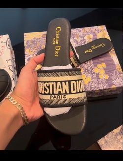 Christian Dior women’s Dior slides