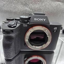 Sony Alpha 7 VI Camera_-_with Smallrig Mounting Cage And Separate Battery Charger  