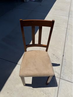 4 matching dining chairs