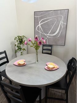 UO Concrete Round Dining Table