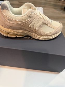 New Balance 2002R M2002RCC Calm Taupe Beige Men’s 6.5 Women’s 8 New w/ Box