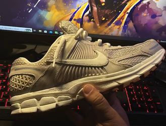 Vomero 5’s Tan Cream