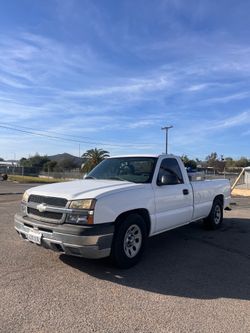 Chevrolet Silverado v6 with liftgate
