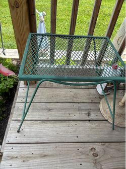 Vintage Wrought Iron Outdoor Side Table. (Johnstown Ohio)