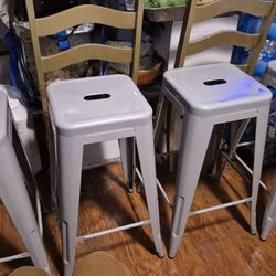 Metal Stools/ Bancos De Metal 