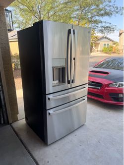 General Electric refrigerator ￼