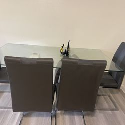Glass Table With 4 Leather Chair
