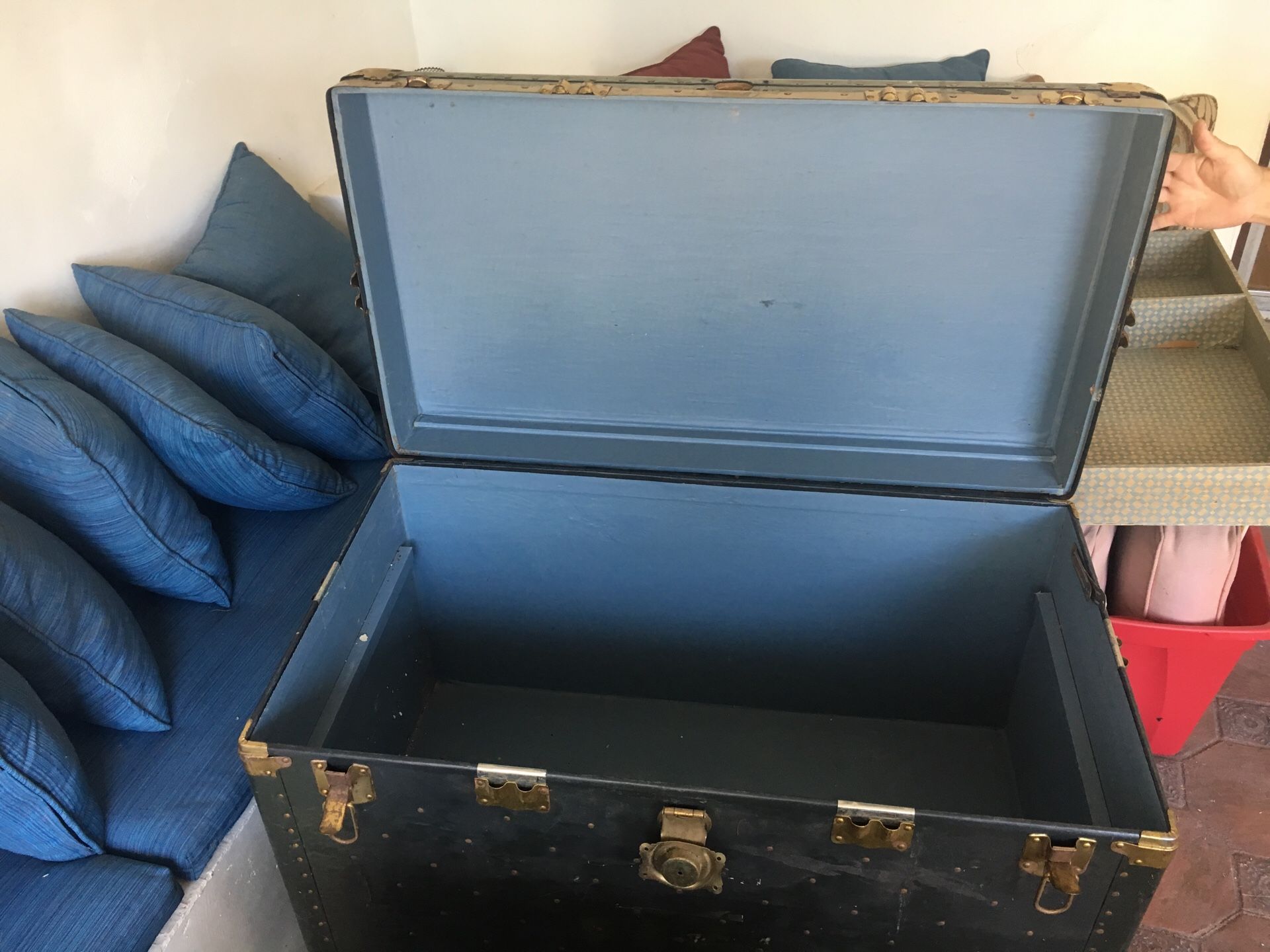 Truck national vulcanized fibre co Steamer trunk
