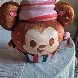 ***NEW Disney Munchlings Mickey Peppermint Bark Cupcake ***