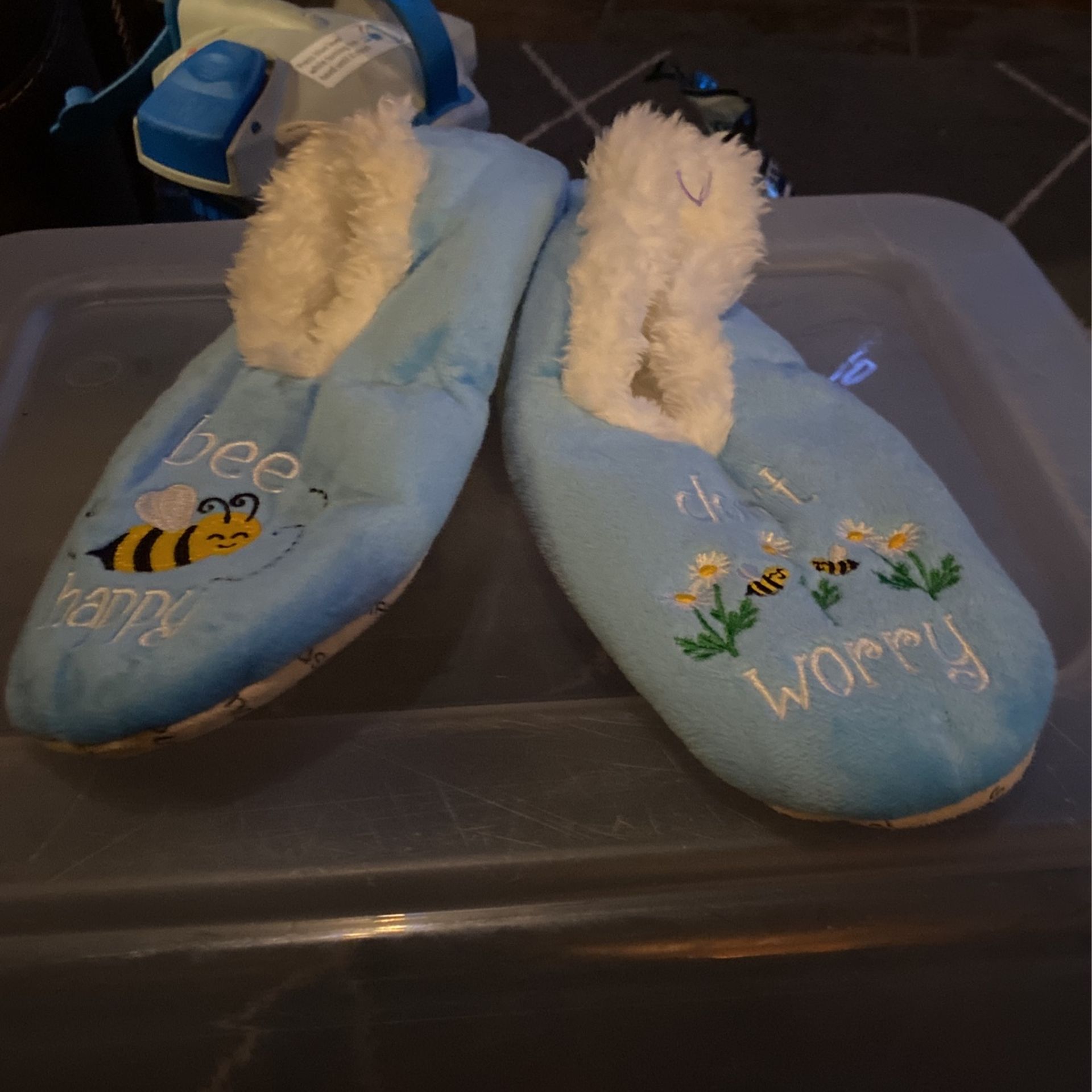 Size 7/8 Fuzzy Slippers New