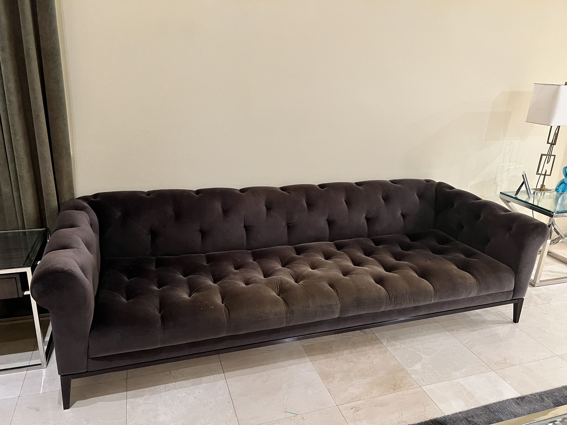 St gezond verstand Eik Restoration Hardware RH Modern 9' Italia Chesterfield Favric Sofa for Sale  in Los Angeles, CA - OfferUp