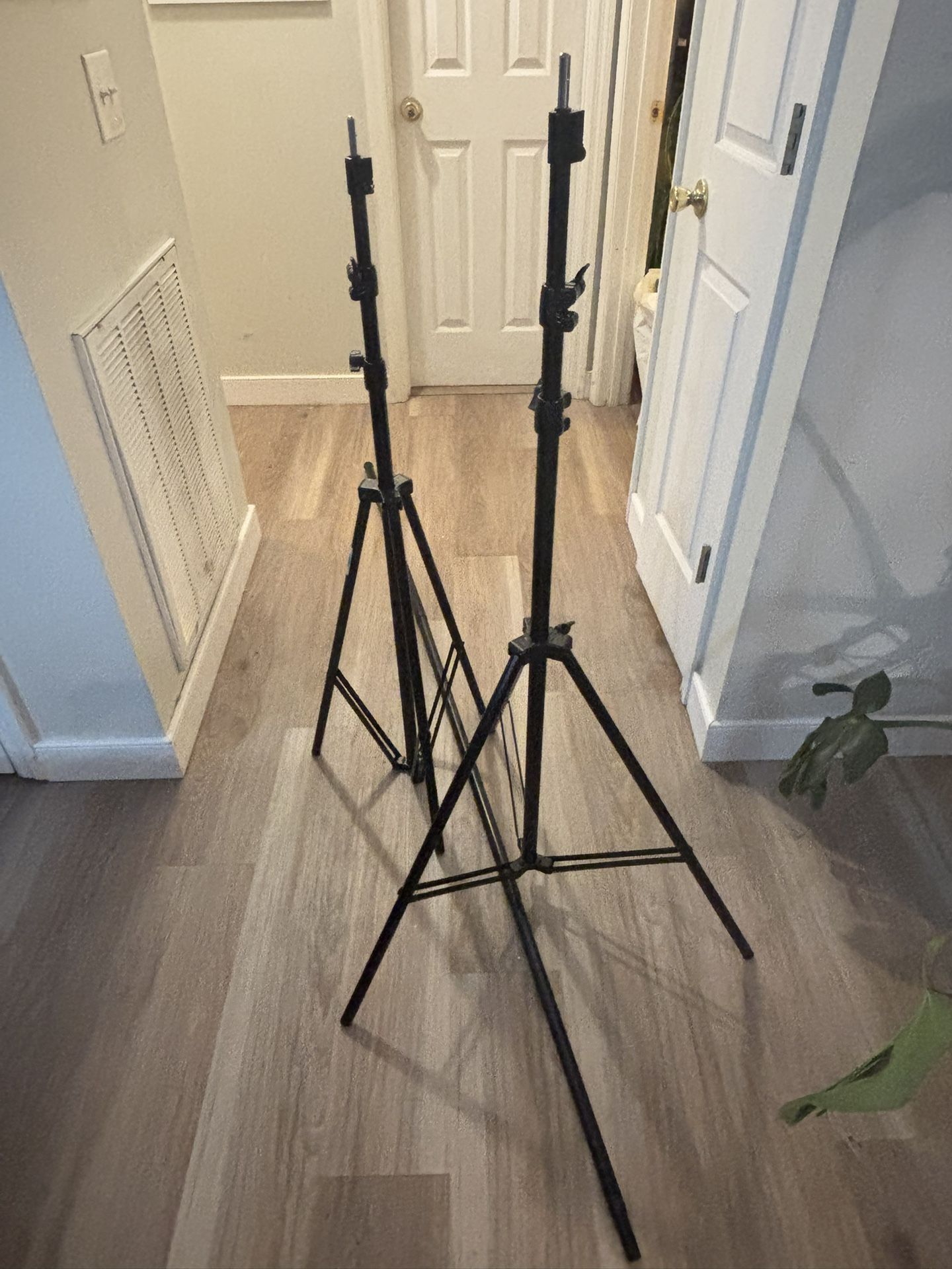Photo Backdrop (2 tripods, 1 bar)
