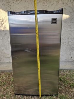 RCA stainless steel mini fridge model RFR465