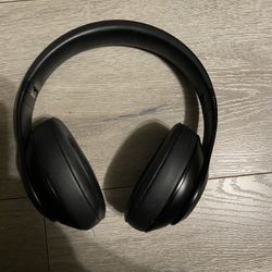 Beats Studio Pro