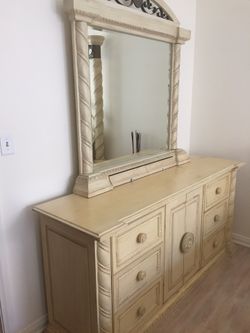 Designer antique white dresser w/mirror
