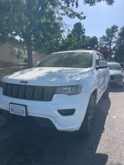 2017 Jeep Grand Cherokee Altitude Sport