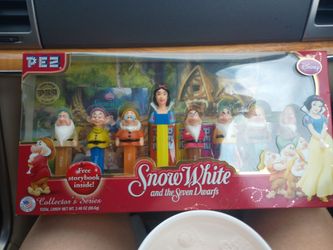 PEZ Snow White and the Seven Dwarfs Collector's Series