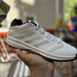 Adidas Mens Isolation 2 S83805 Size 9.5M
