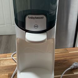 Baby breeza baby bottle dispenser 