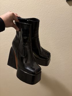 Platform boots Size 6