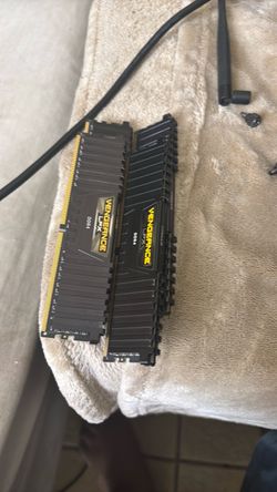 Corsair Vengeance LPX DDR4 RAM Kit (2 Sticks)